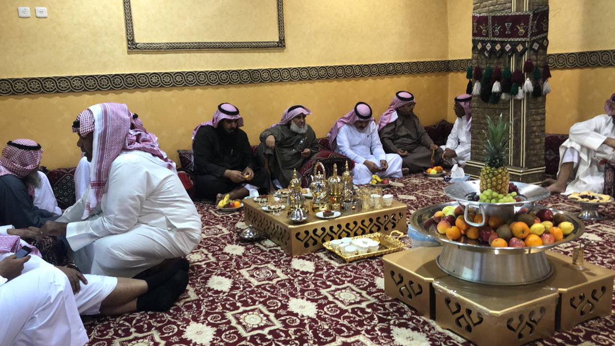 305kh305's tweet photo. لقطة من زيارة الشيخ/ سعود بن جديع العضيله https://t.co/6Syotm80nQ