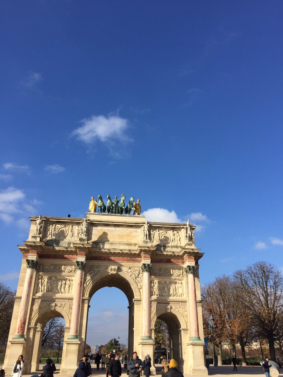 ecilanil's tweet photo. Day 3 in France 🇫🇷
Accidentally falling in love with Paris.❤️❄️
#EffieTower #France
#amour https://t.co/0CEKa2D40A