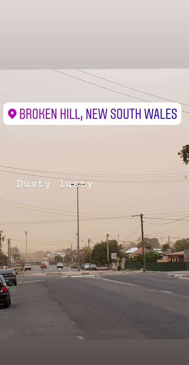 IamRebekahLowe's tweet photo. Another dust storm #brokenhill #dustlust #duststorm #drought https://t.co/VV1b9zleMO