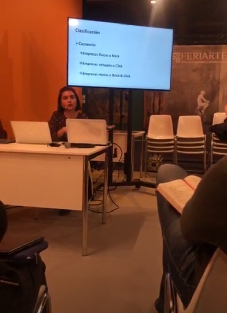 Ayer en nuestra compañera Carmen Díez Devesa, de la I promoción del máster <a href="/mercadoarteURJC/">Mercado del ArteURJC</a> nos habló sobre la situación de las galerías virtuales 📱🖥🏛 en España en el Foro “Sentir el Arte” de <a href="/feriaFERIARTE/">FERIARTE</a>