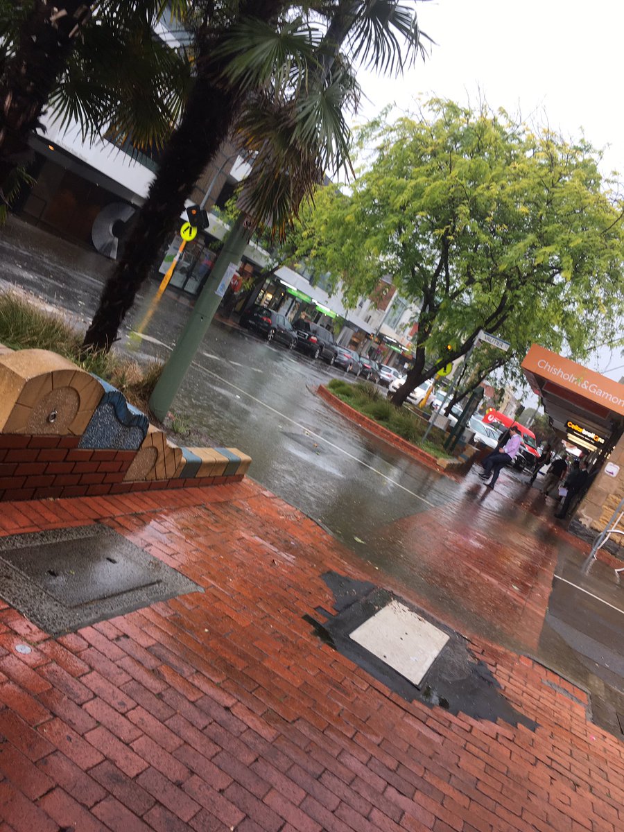Bit of flash flooding in Elwood this evening - remember it only takes 15cm to float a small car - this is the size of a pen! Stay safe and dry everyone. <a href="/vicsesnews/">VICSES News</a> #elwood #flood