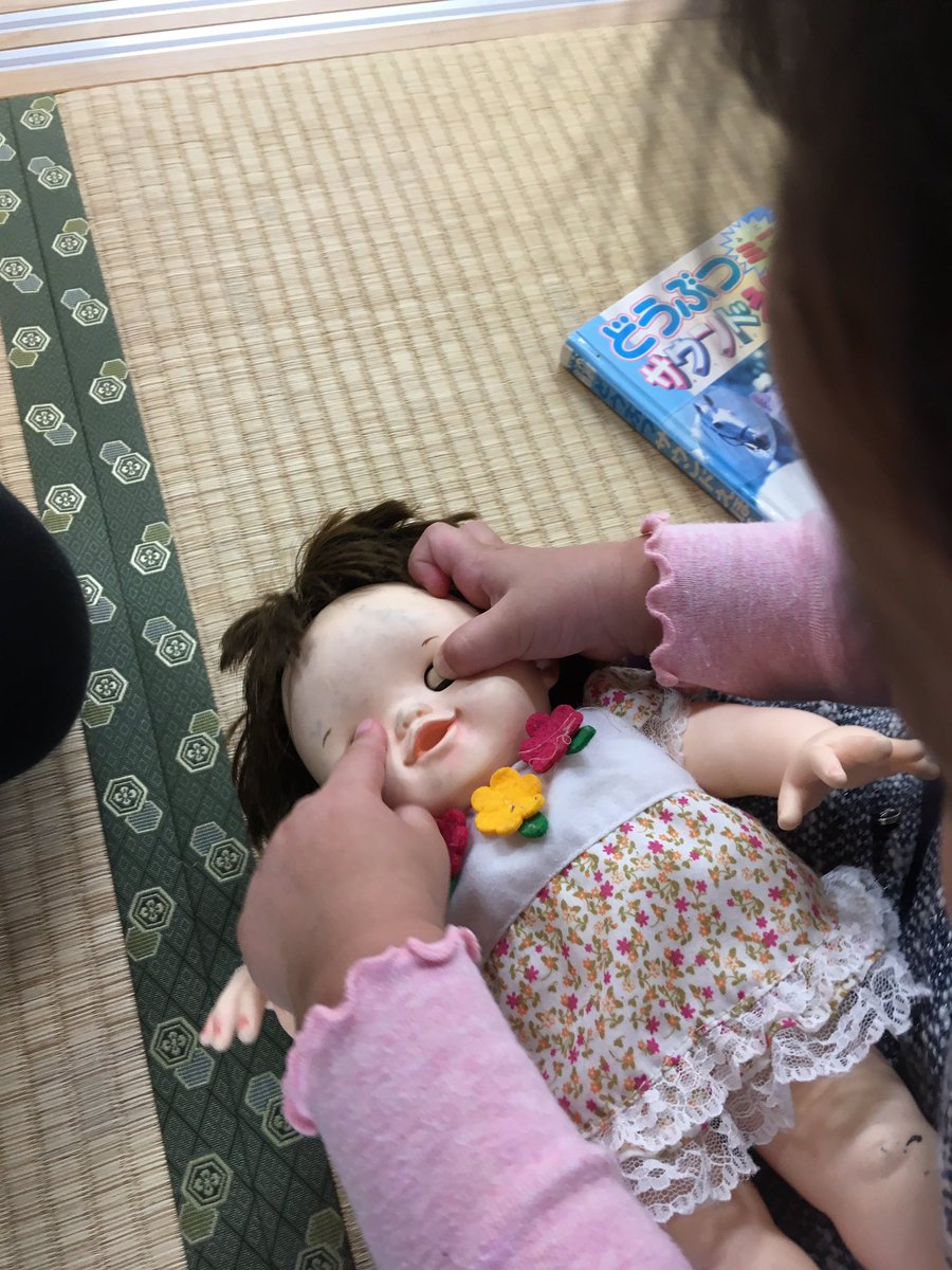 ﾐﾚｰﾋﾞｽｹｯﾄ むせるﾏﾏｰﾈﾝ 私が ぽぽちゃん って呼べずに 赤ちゃん人形 と呼んでいたら 娘まで あかちゃん にんぎょう かしてー なんて言って 最早誰も ぽぽちゃん という名前を出そうとしない気まずい集会所