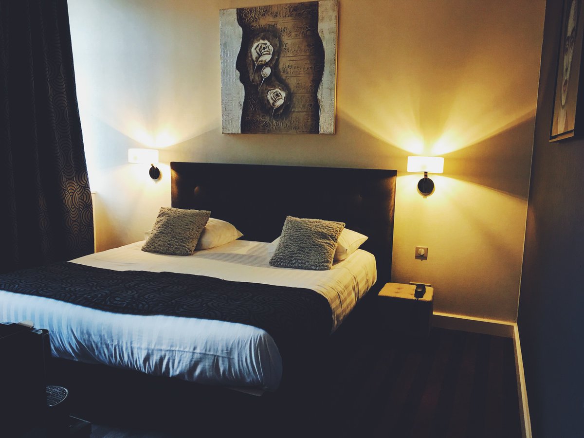 MaisonPLB's tweet photo. Dans notre Maison, nous mettons tout en œuvre pour que vos plus beaux souvenirs s'écrivent pendant votre séjour. 🇲🇫⚜ In our Maison, we do everything we can to create your best memories here. 🇬🇧⚜️.
.
.
.
.
#maisonplb #Dijon #burgundy #glorioushotels #feelwelcome #hotels #travel https://t.co/YaN2pxWMen
