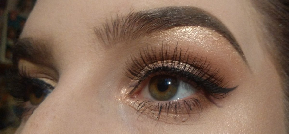 darkangelsdie's tweet photo. Kocham takie rozświetlone makijaże ale potrzebuje opinii!
Hasztagi do zwrócenia uwagi xD
#makeupe #topmodel #cacff #ekleryff #MYTMadrid https://t.co/8qT8GfLqCu