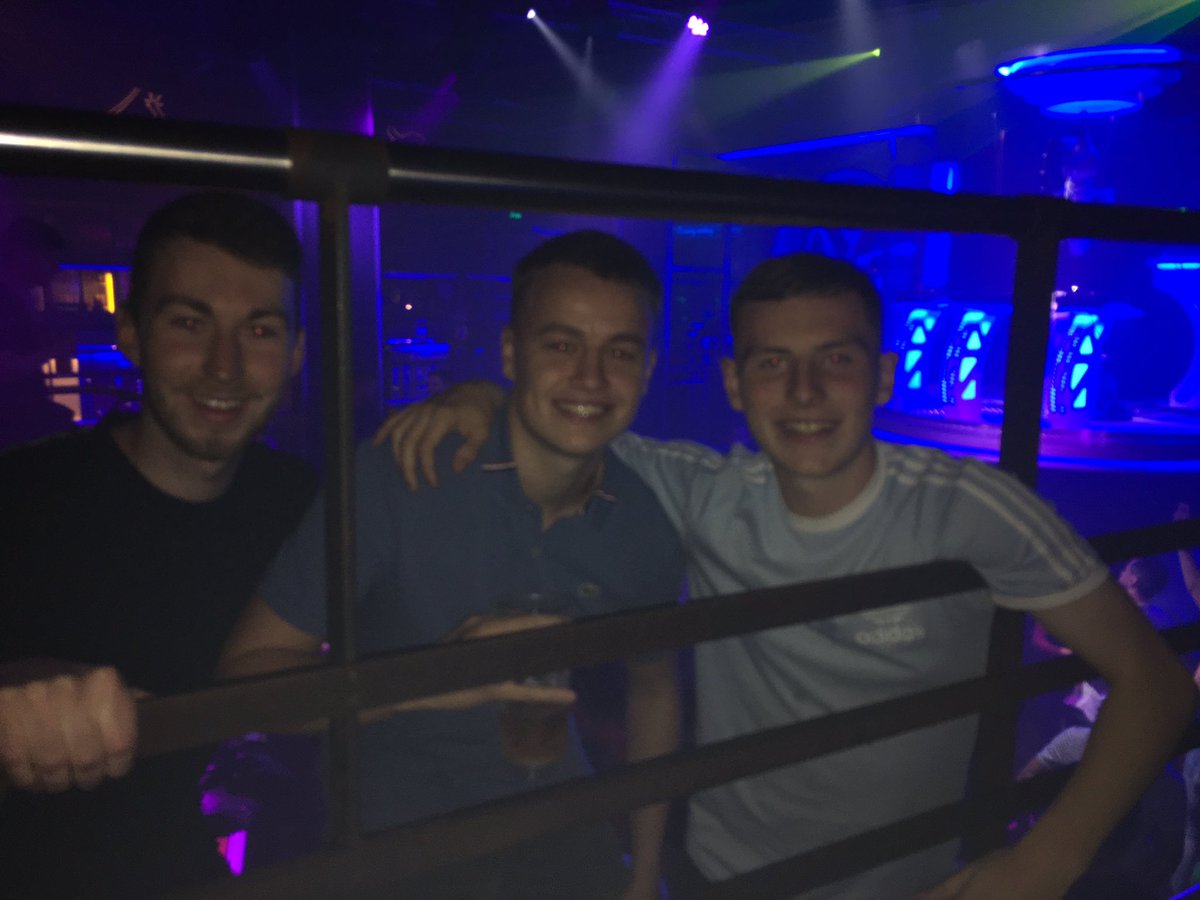 lee_bush97's tweet photo. Happy 21st CK, have a classic turnering J🔨 https://t.co/lGb7Bd0Xdl