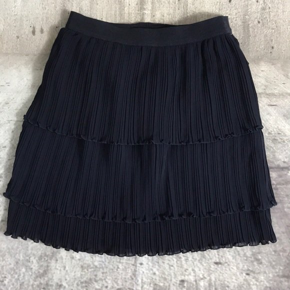 vrturner1's tweet photo. So good I had to share! Check out all the items I'm loving on @Poshmarkapp #poshmark #fashion #style #shopmycloset #anntaylor #loft #zara: https://t.co/1mSwcmxns3 https://t.co/d05N7Wkx92