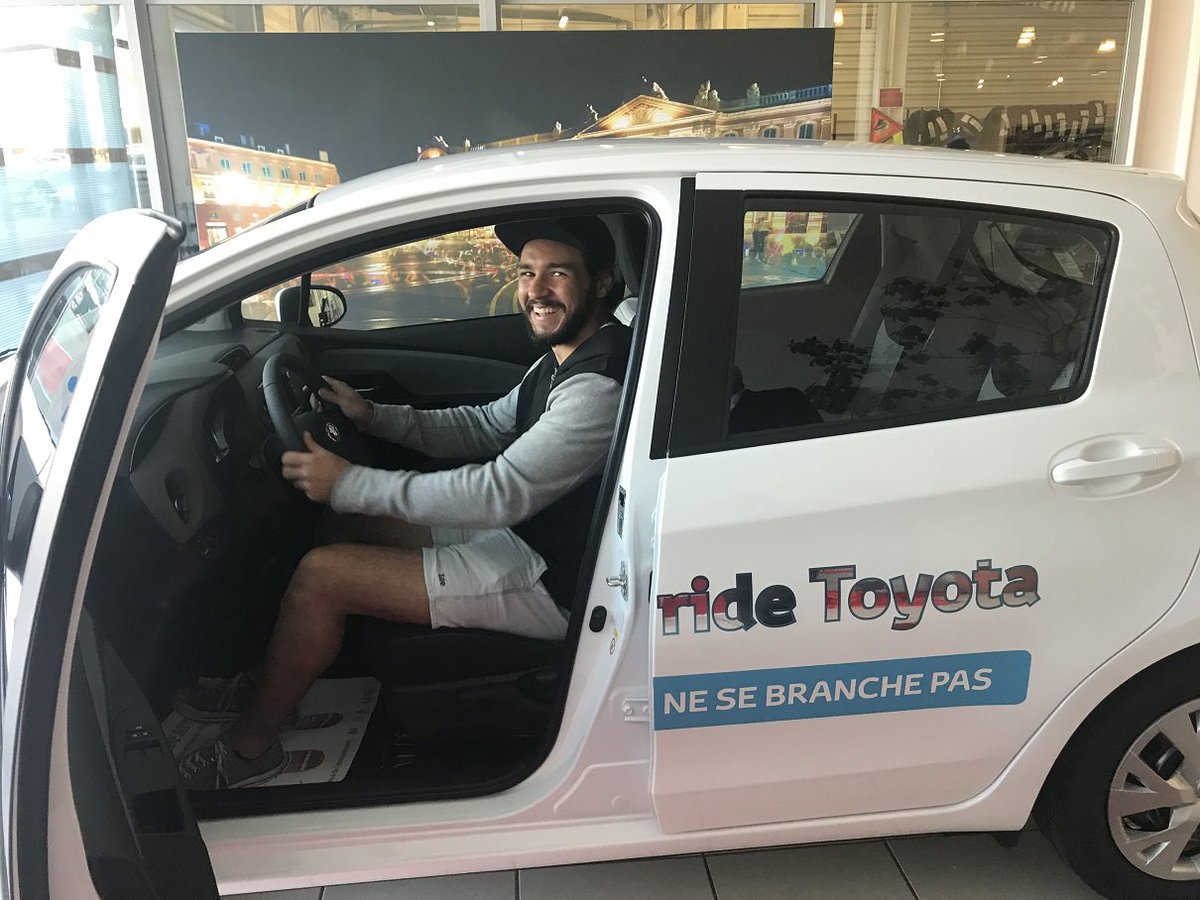 TOXIII's tweet photo. 🚘 Est-ce que Mark KHEIRALLAH va aller encore plus vite avec sa nouvelle voiture ? 🤔
Merci au partenaire du #TOXIII #EspaceToy, du groupe #EdenAuto, en tout cas 😁 https://t.co/M8XM4CeV9v