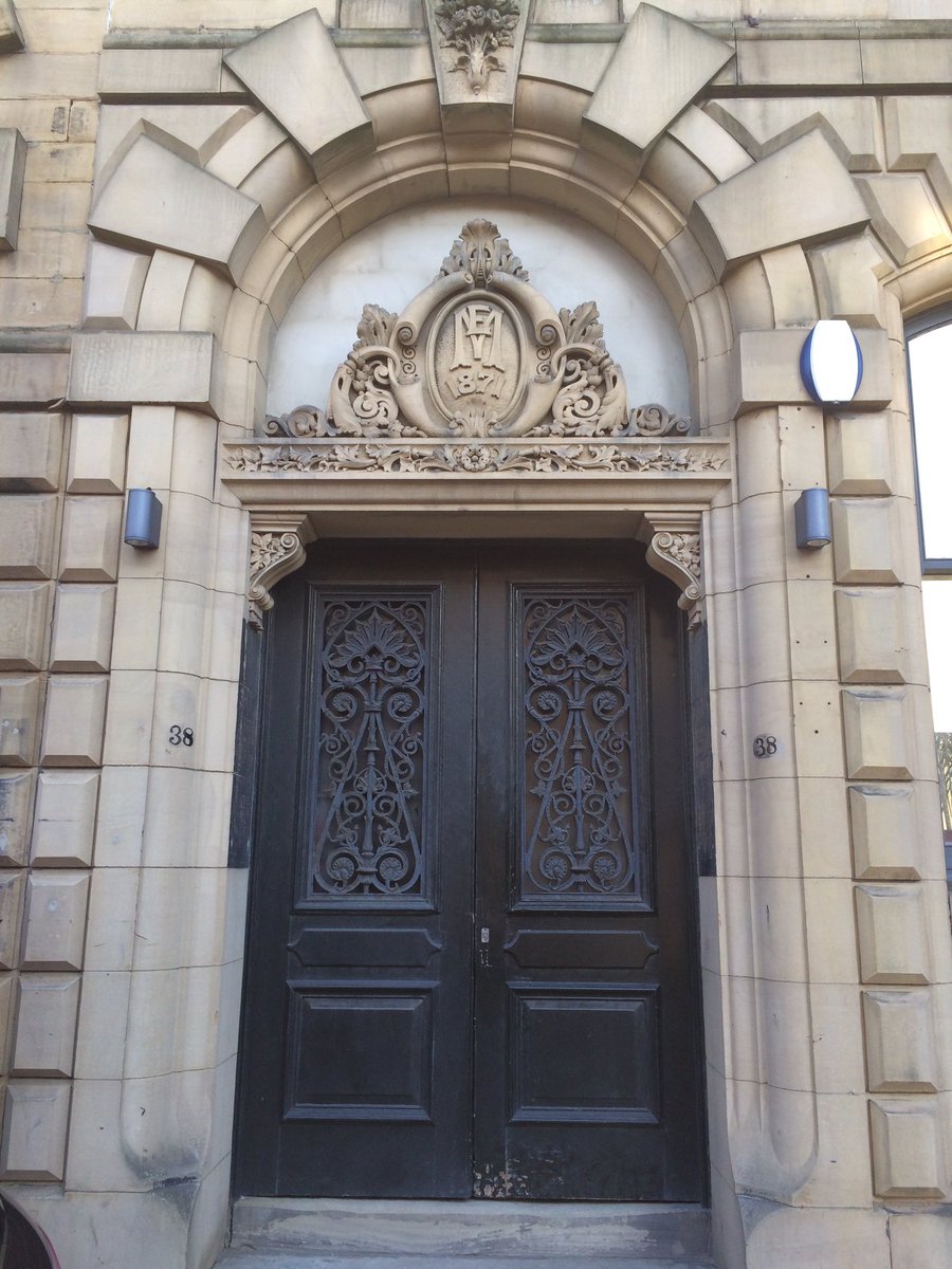 BuildingPervert's tweet image. Hey @bradfordcivic, I created #DoorwaysOfBradford a few years ago and tweeted loads of Bradford doorway photos. Feel free retweet any. #ADoorADay