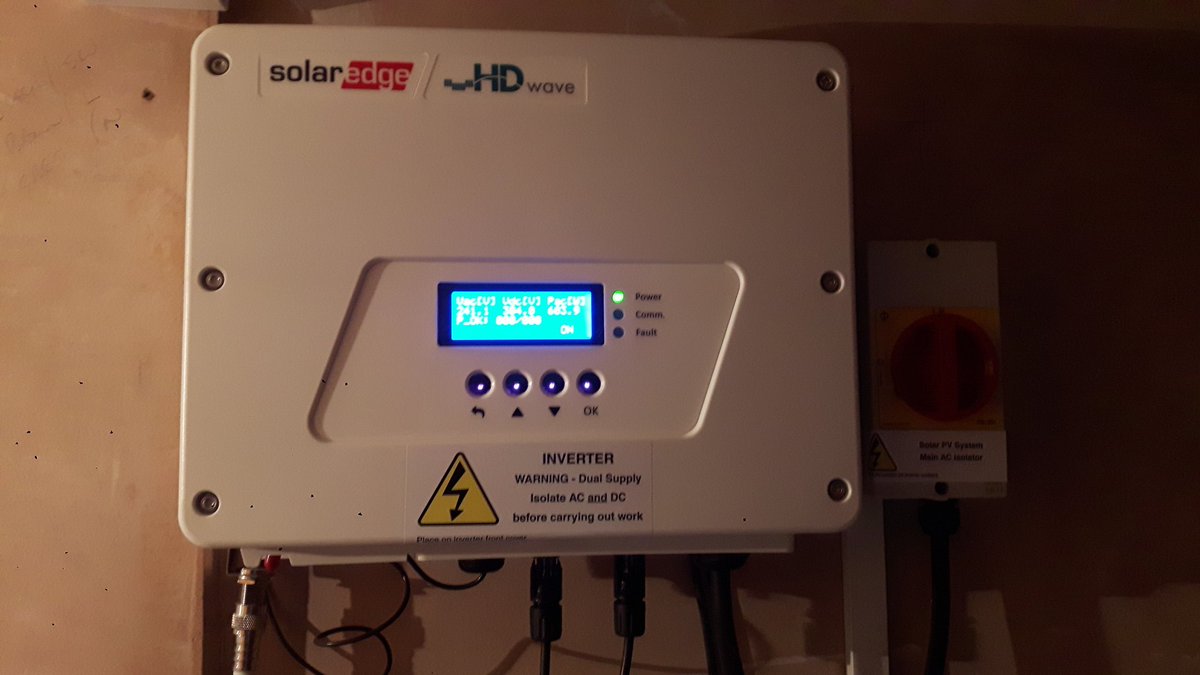 gem_solar's tweet photo. A truely renewable house, using only the industry leading products.

Wood pellet boiler by @WindhagerUK 
Solar PV with @SolarEdgePV 
Thermal Solar by @KingspanEnviro 

Renewable Energy for Bristol and Bath. Gemsolar 0117 9020095 https://t.co/4vEmTUZAgQ