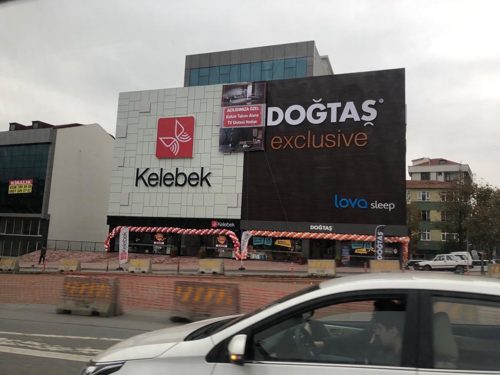 zizanrazak_15's tweet photo. Lawak ini hanya untuk orang Ganu dan Kelantan sahaja. “Mung g kedai bakpe mung dop beli apa apa?” “Doh dia suruh kelebek je” https://t.co/6aG8rSD3CX