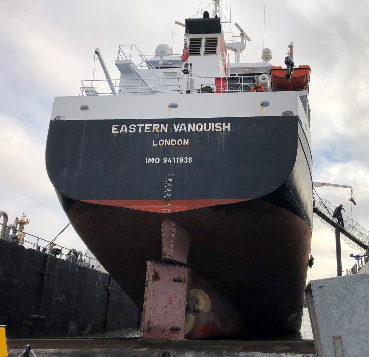 Service aan boord van de Eastern Vanquish, reparatie van een defect brandmeldsysteem #Eltek #marine #service