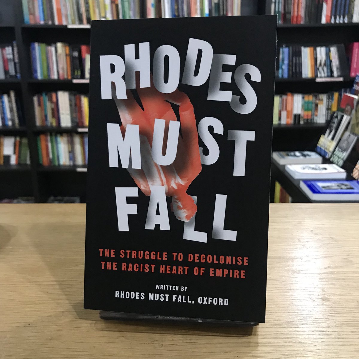 newbeaconbooks's tweet photo. When students at Oxford University called for a statue of Cecil Rhodes to be removed, following similar calls by students in Cape Town, the significance of these protests was felt across continents. #RhodesMustFall #ZedBooks #africa @ZedBooks https://t.co/s3cG0gAUMd