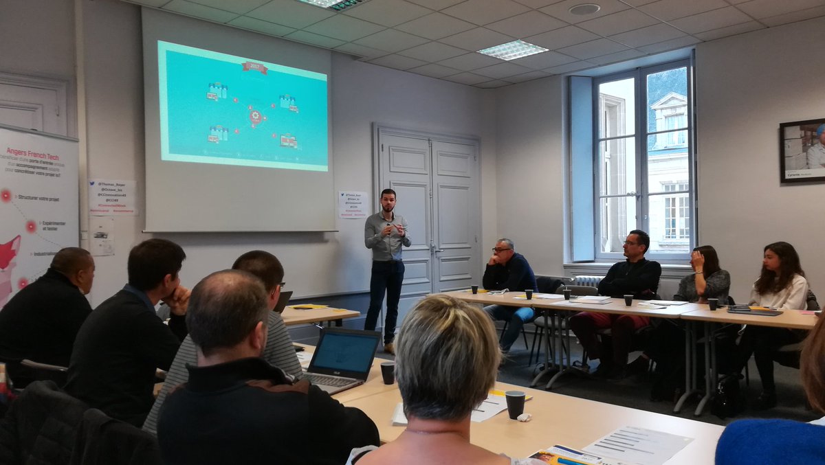 cseptans's tweet photo. L'enjeu de l'omnicanal expliqué ce matin @CCI49 aux commerçants dans la cadre de la #ConnectedWeek2018 https://t.co/LOYPeSsVzo