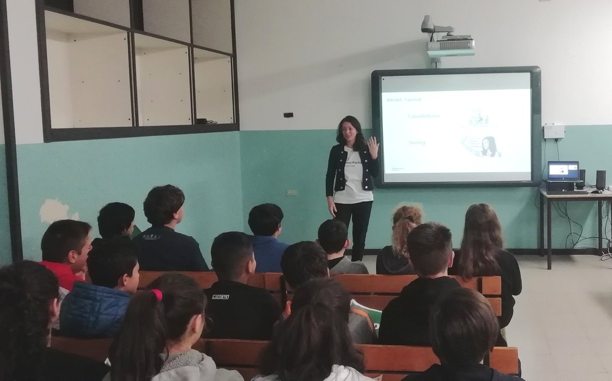 RRgadm's tweet image. #Safe2web volontari  #hpe... In tour tra i banchi di scuola istituto verga di Milano... #cyberbullying #sexting... Sempre in prima linea con @Stefano_Budoia @cipolli_claudia @Morselli_davide, @marcon_cristina, @cannata_stefano, @giovanna_guglielmi, @nico_di_donna