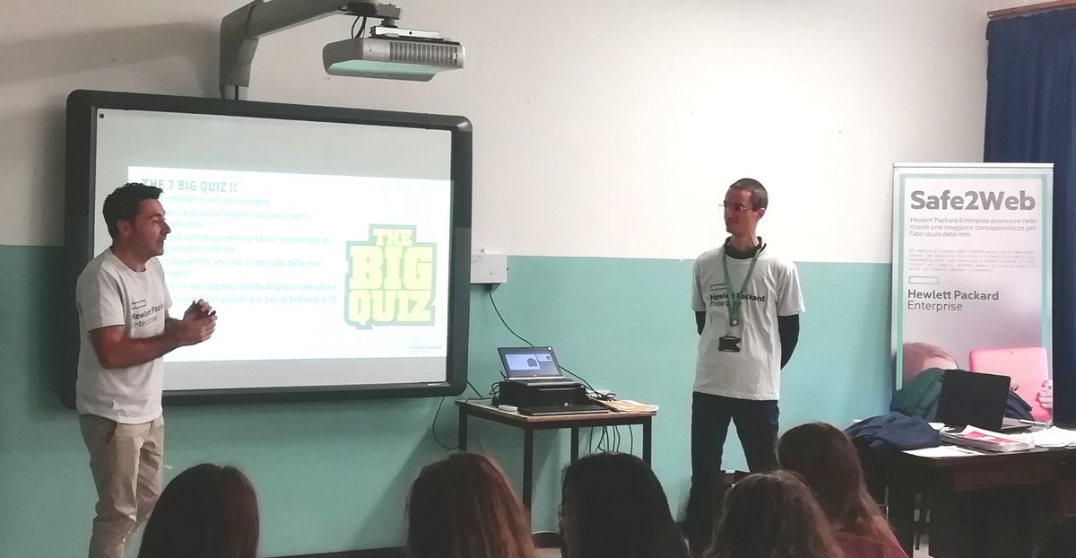 RRgadm's tweet image. #Safe2web volontari  #hpe... In tour tra i banchi di scuola istituto verga di Milano... #cyberbullying #sexting... Sempre in prima linea con @Stefano_Budoia @cipolli_claudia @Morselli_davide, @marcon_cristina, @cannata_stefano, @giovanna_guglielmi, @nico_di_donna