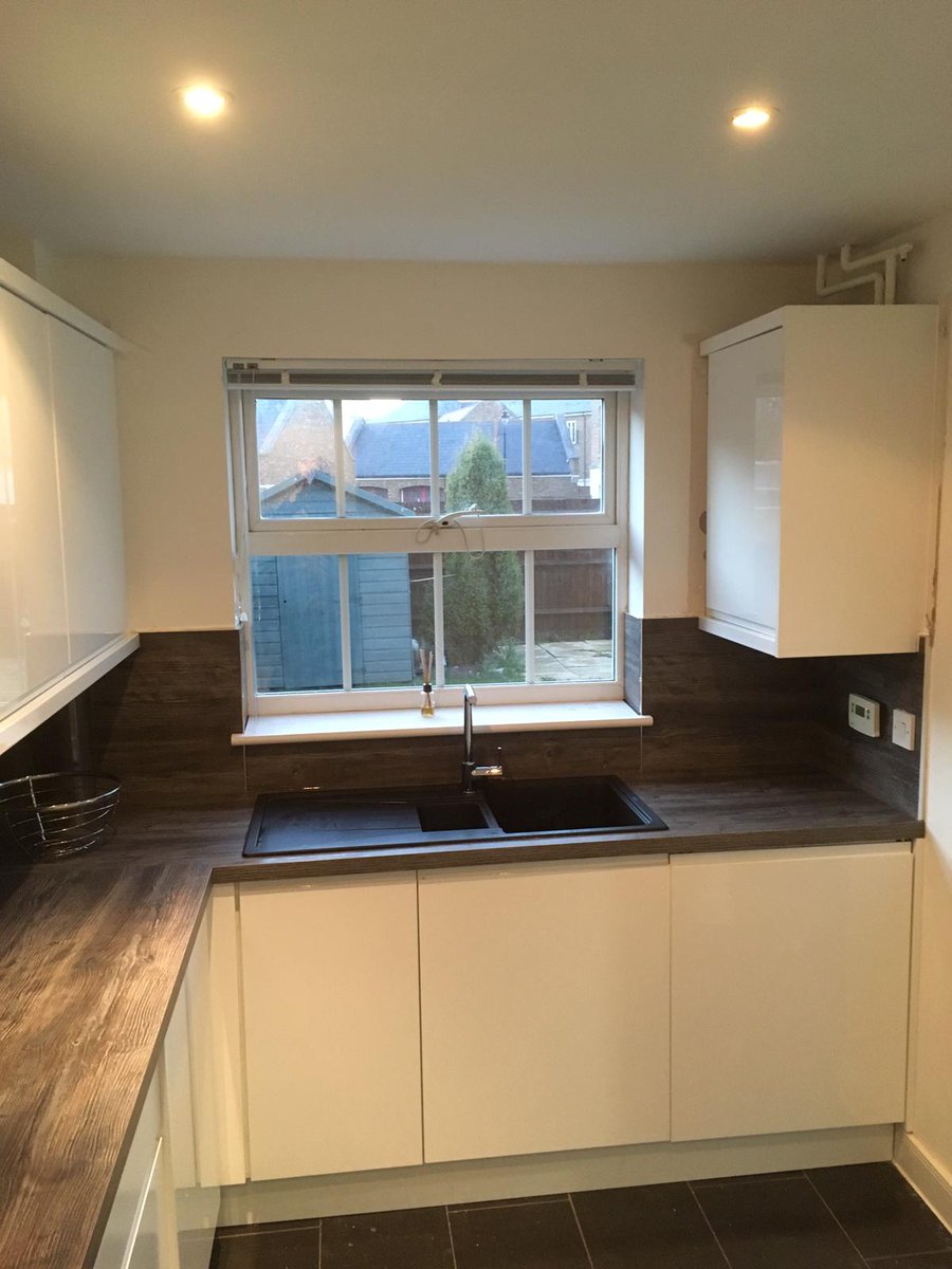 ChurchillCoLtd's tweet photo. New kitchen fit out with some lovely internal appliances 😎👷‍♂️👷‍♀️

#Kitchen #Builders #BrentwoodBuilders #ConstructionCompanyBrentwood #BuildersInBrentwood #KitchenFittersBrentwood https://t.co/ta700CBz9Y