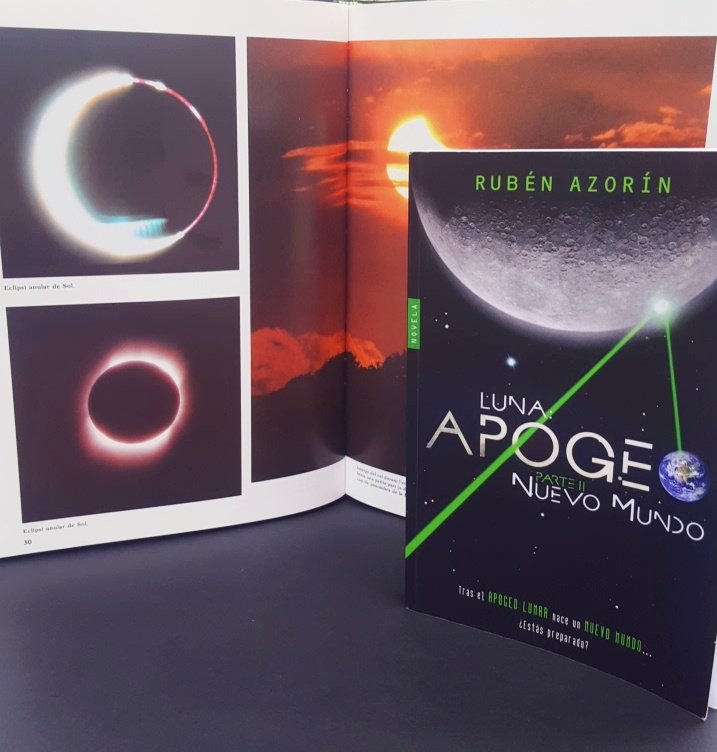secretsdetinta's tweet photo. Reseña de "Luna. Apogeo II: Nuevo mundo" de @rubenazorin. Un libro que nos muestra cómo podría ser el aterrador futuro de la humanidad si la Luna dejara de iluminar nuestros cielos. https://t.co/NX05Pa0SOh https://t.co/ruv5axm97j