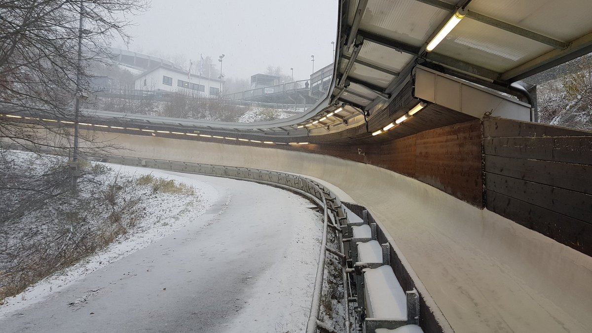 kimberleyb0s's tweet photo. Typisch winterweer โ @winterberg @VeltinsEisArena #NoSliding https://t.co/jki4jVx0yU