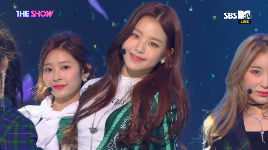 Soompi Watch Izone Performs La Vie En Rose On The Show Lavieenrose3rdwin T Co Ta9glo8tow