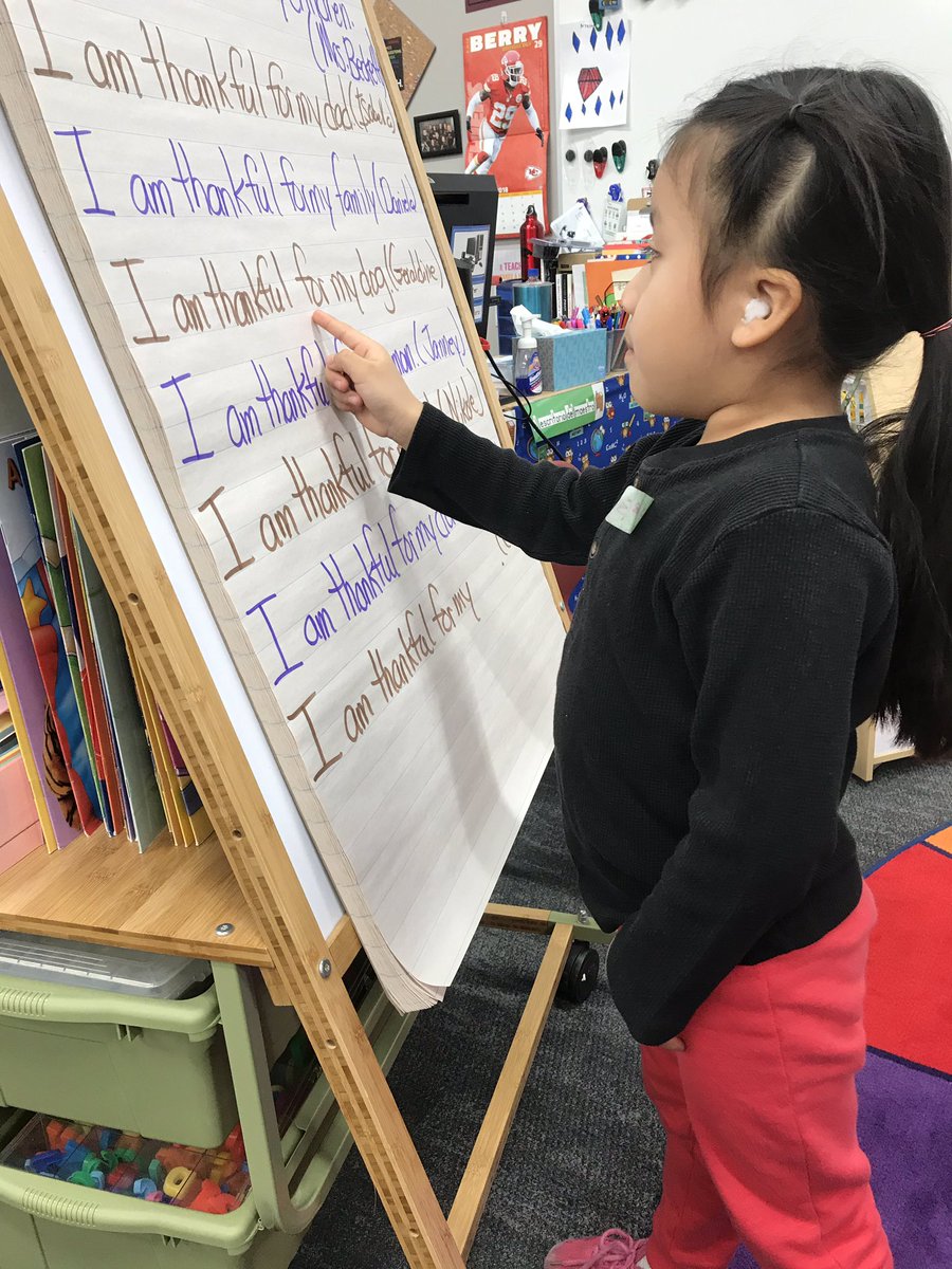TeacherGadino's tweet photo. Touch reading with my kindergarten scholars. #buildingtheirfoundation #literacy #jardine501 #teacherbeckett #iteachenglish https://t.co/ixTKVC8fEF
