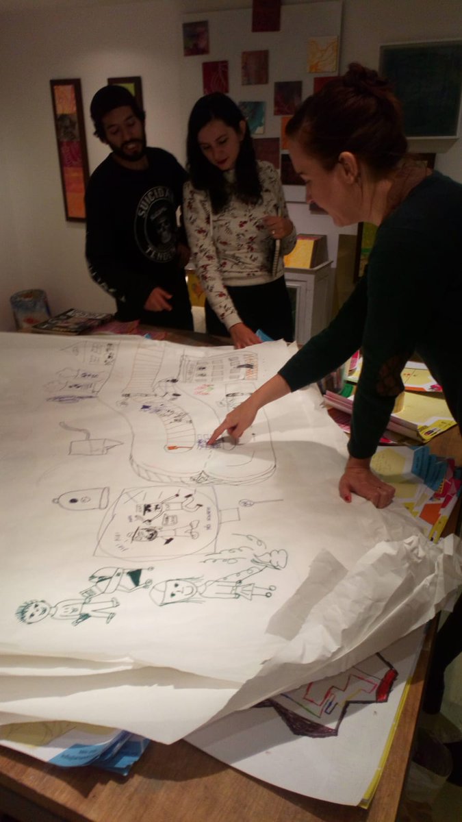 artandcoop's tweet photo. Ens estem preparant per omplir #StaCaterina d' #artcomunitari, vida i molt de barri! Aquest diumenge 25/11 #Pintabarri omplirà el carrer Freixures de colors. Us hi animeu?

#CiutatVella #pintura https://t.co/eoCW1hnrWE