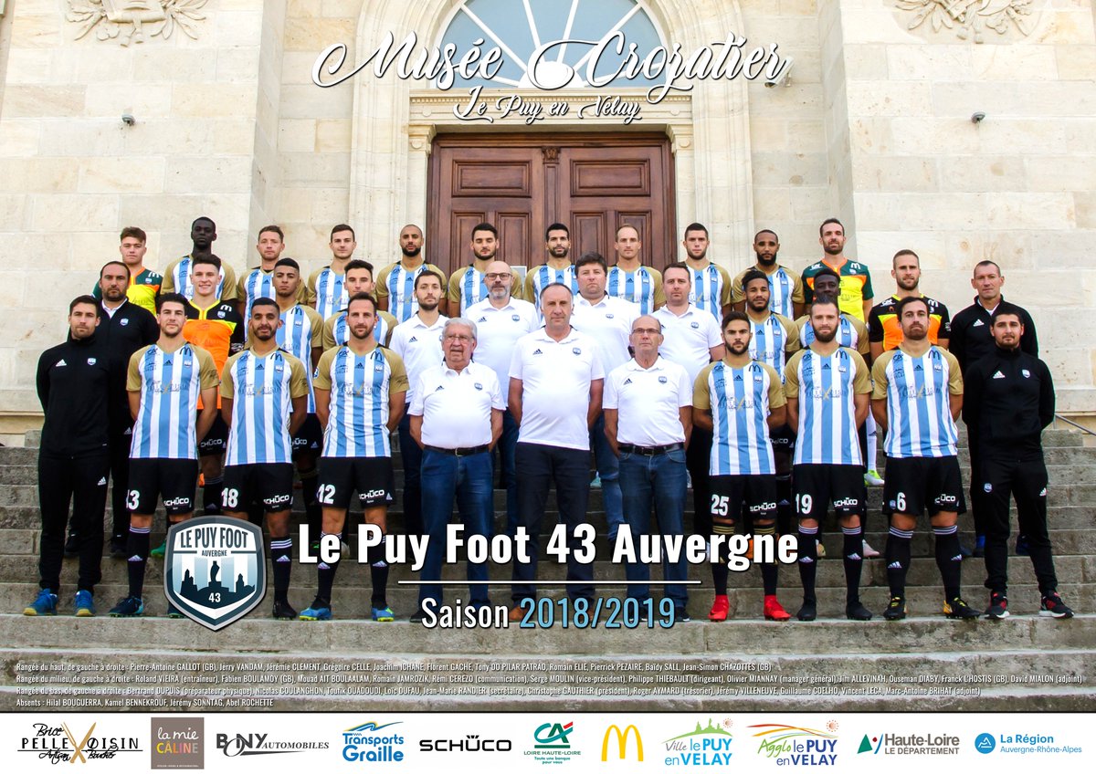lepuyenvelayfc's tweet photo. Affichez votre soutien au Puy Foot 43 ! ⚪🔵
L'imprimerie Jeanne d'Arc, partenaire du club, vous offre le poster officiel de la saison 18/19 ! 😍
N'hésitez pas à venir retirer votre exemplaire, au siège du club, à Massot.
#TeamLPF https://t.co/xwftkIh22S