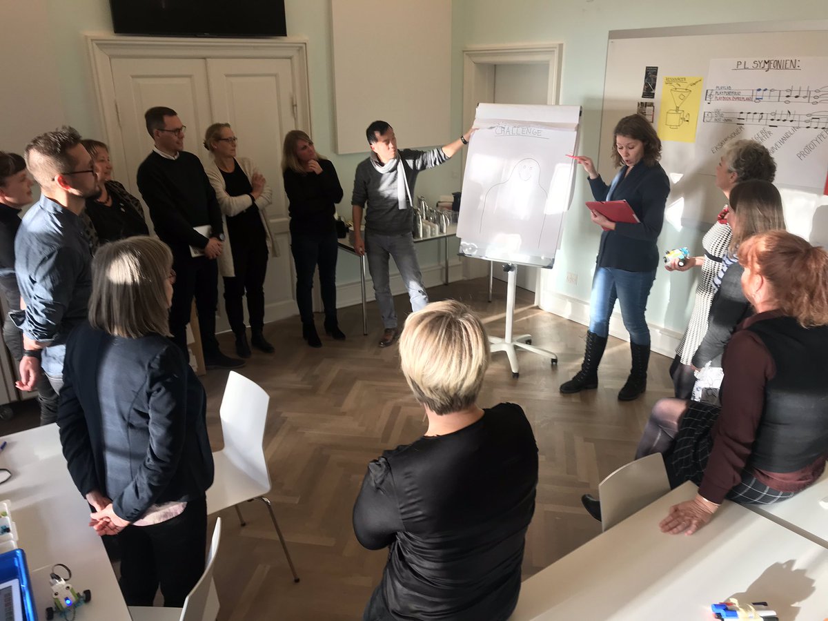 LaustJoen's tweet photo. Workshop på Absalon i #playfullearning 
Legende og lærende!
@PHabsalon #uddpol @UCDenmark @LEGOfoundation https://t.co/fwHVYhPLa0