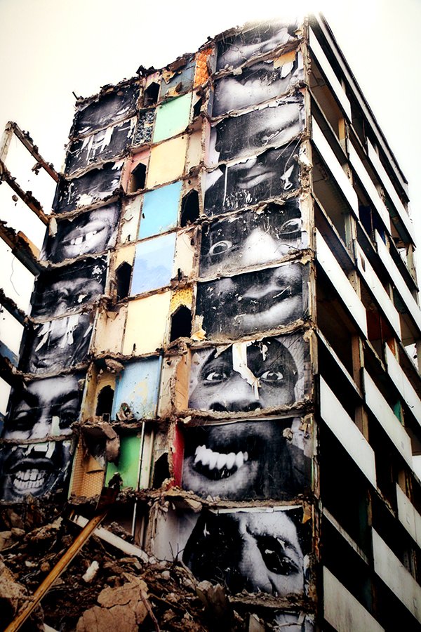 LeBlogDesBobos's tweet image. On a été voir l&apos;exposition #JRMOMENTUM à la @mep_paris et on vous raconte ! bobosvoientdouble.com/2018/11/20/str… #art #Paris #JR #streetart #exposition