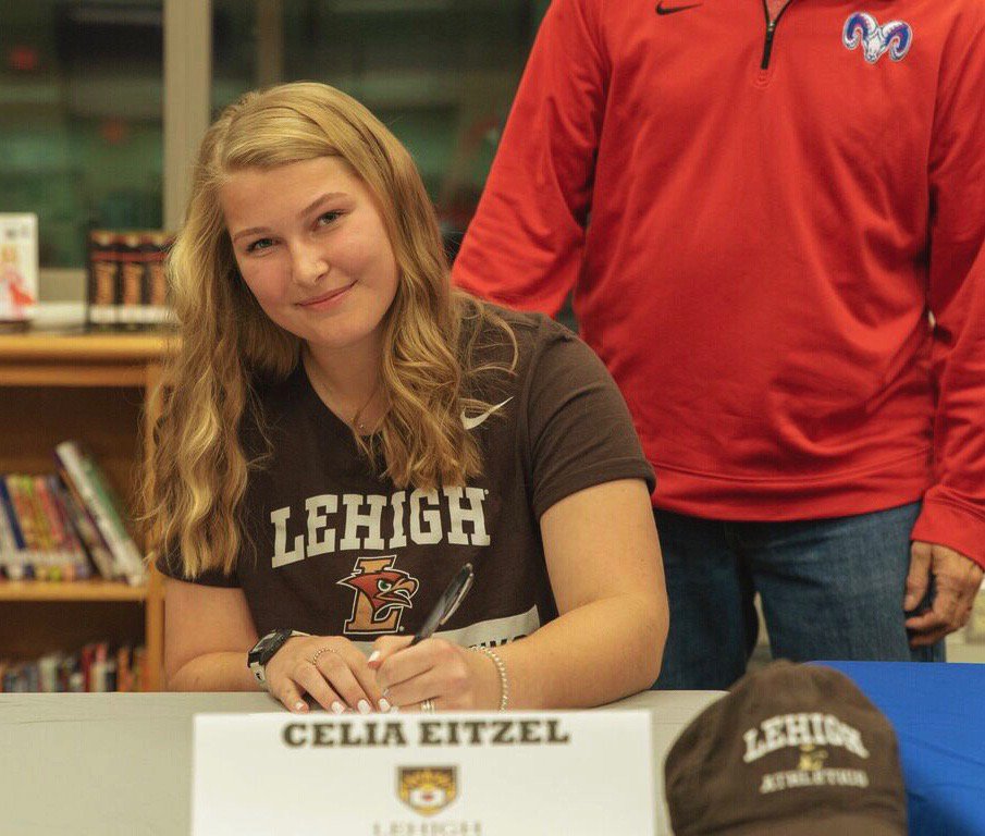 Wishing one of our patients @CeliaEitzel a congratulations on signing her National Letter of Intent to play soccer at Lehigh University! We are happy to be a part in your journey! #macptgroup #NLI18 #LehighUniversity #physicaltherapy #soccer