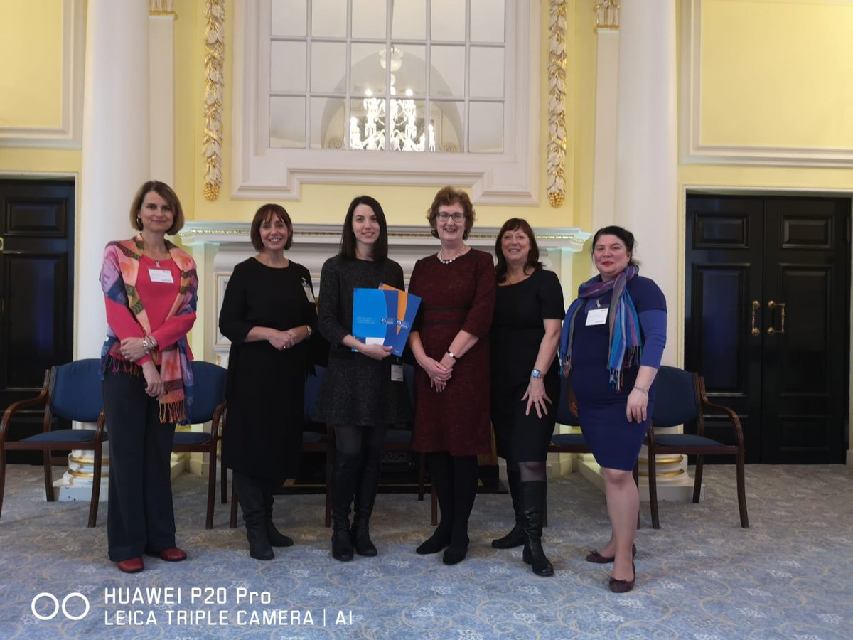 MidwivesRCM's tweet photo. The Royal College of Midwives launches new Blue Top Guidance for #midwifery care in labour for both professionals and women. Find out more: https://t.co/k6WCfJPZ90 @nottmhospitals #midwives https://t.co/7i706WmziD