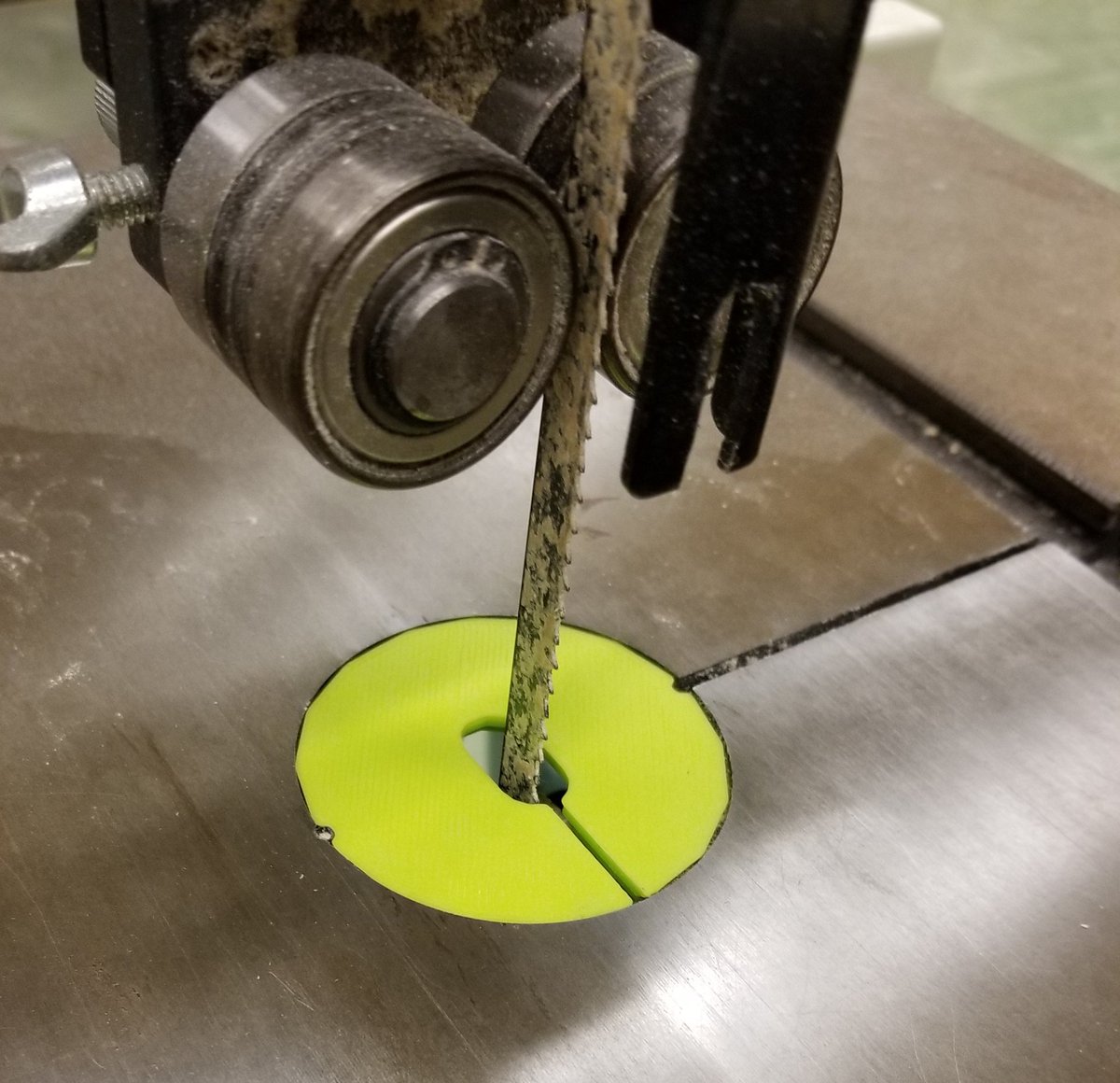 WWHSTechCoach's tweet image. @JET_Woodworking Bandsaw throat plate cracked, replacement part needed. WWHS #studentengineer tasked with creating a replacement plate. Using calipers,  @ADSK_Inventor , @lulzbot3D , and #handsonlearning they were able to make the cut.
#STEMed #STEM #wizardpride