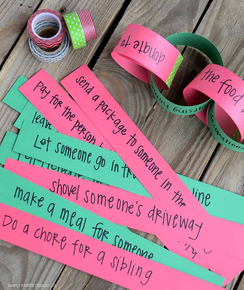 Christmas Kindness Countdown Chain...a wonderful way to focus on service this holiday season! bit.ly/2Khs9PM #RandomActOfKindness