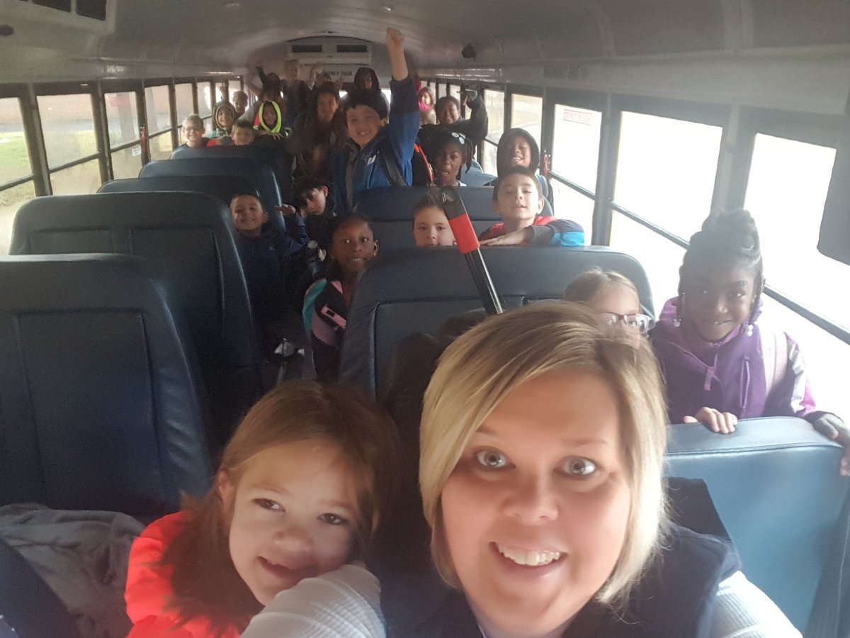 SharonF62289255's tweet photo. We're excited about Thanksgiving Break!! #thankful  @RoyalElementary https://t.co/B5ARcD4eaR