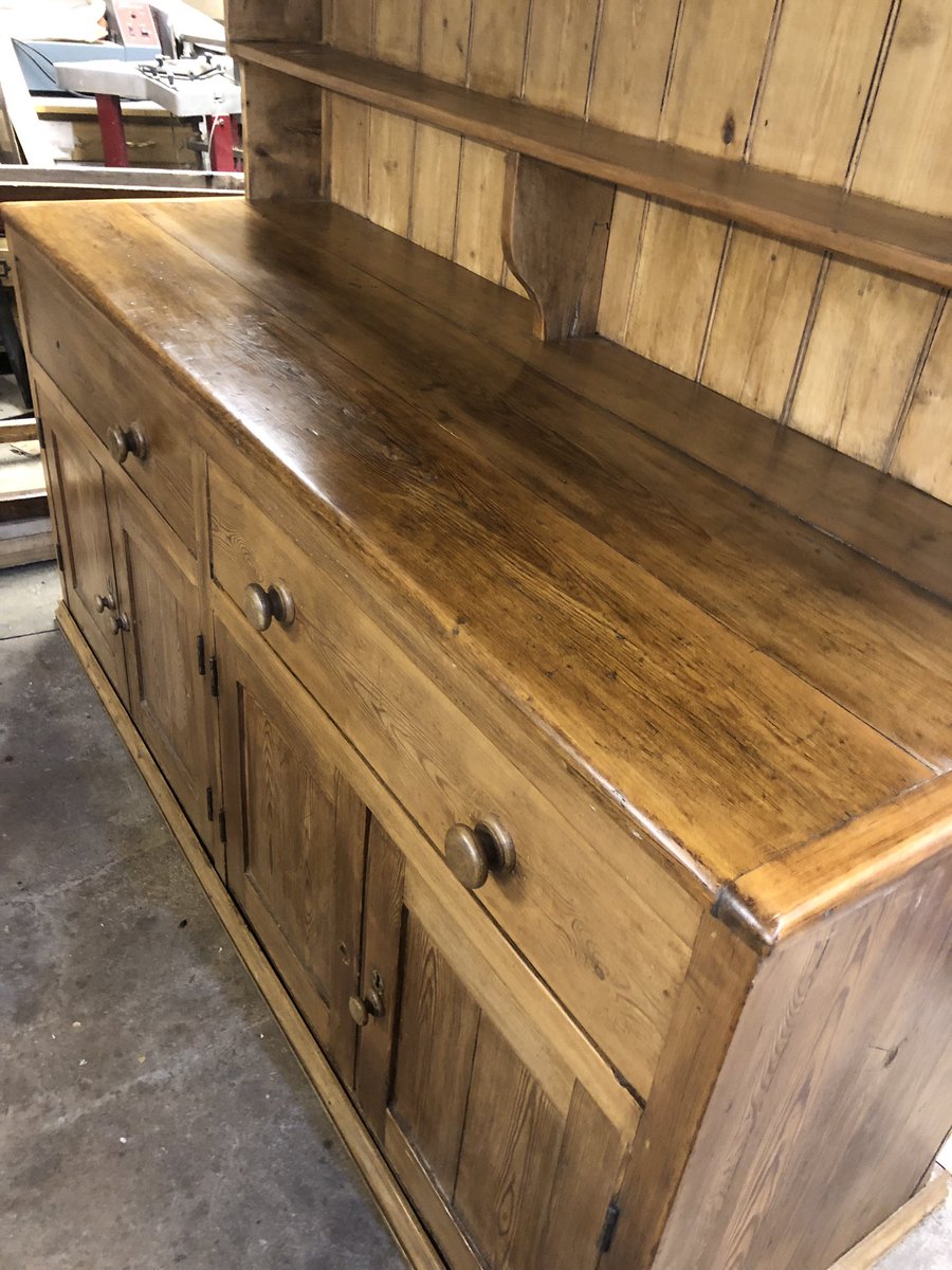 IndustrialWrks's tweet photo. Elbow grease!!! Beautiful again!!! #industrialworks #bringingitbacktolife #fiddes #beautifulagain #oldfurniture #elbowgrease https://t.co/fY0zrQ7V14