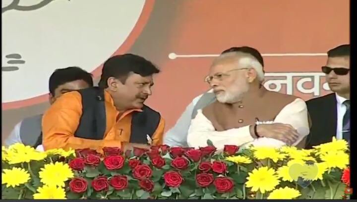 GaneshSingh_in's tweet image. रीवा मे आयोजित @BJP4India की चुनावी रैली मे पधारे विश्व के सर्वाधिक लोकप्रिय नेता आदरणीय प्रधानमंत्री श्री @narendramodi जी के साथ चर्चा करते हुए। #MPwithModi #MP4BJP