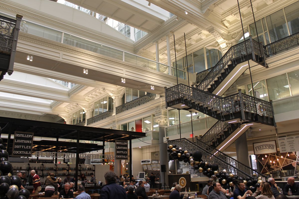 FrommElectric's tweet photo. Congratulations to The Bourse Building in Philadelphia on its grand re-opening! Next time you’re in the area, stop by to enjoy some delicious food and check out the stellar lighting, provided by Fromm.
#Fromm #BourseBuilding #FoodHall #PhillyEats https://t.co/FQj3MOERoE