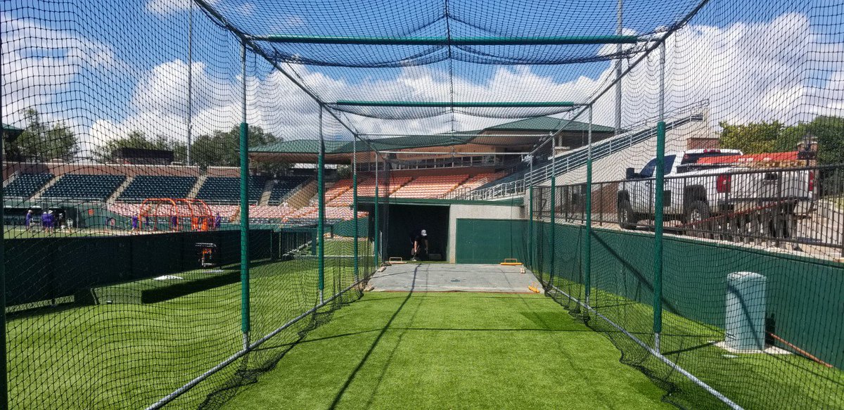 WillMinor09's tweet photo. Check out some @NettingPros #netcommanders #Baseball & #Softball Custom #BattingCages & #IndoorHittingFacility Projects we've completed. 🔥🔥🔥"Improving Programs One Facility at a Time"🔥🔥🔥
info@nettingpros.com https://t.co/aYSnzT0cHS