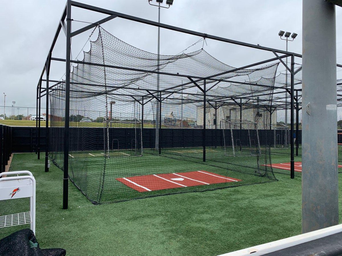 WillMinor09's tweet photo. Check out some @NettingPros #netcommanders #Baseball & #Softball Custom #BattingCages & #IndoorHittingFacility Projects we've completed. 🔥🔥🔥"Improving Programs One Facility at a Time"🔥🔥🔥
info@nettingpros.com https://t.co/aYSnzT0cHS