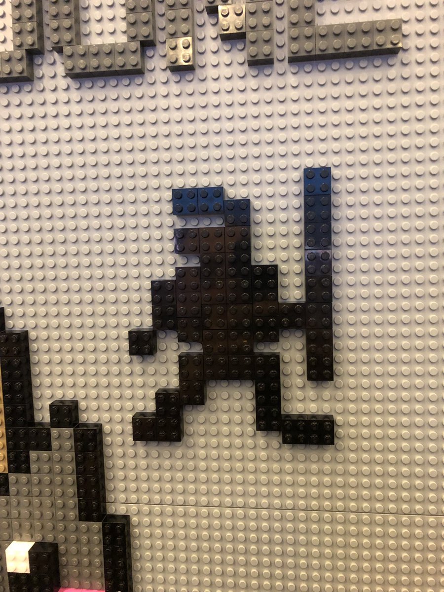 Svårt nöjd med min kreation på #GOTO10:s legovägg. Respekt till den som kan placera den! #ind18