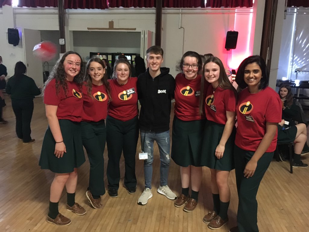 beat102103's tweet photo. David Hammond with the #incredibankers at The Presentation secondary school Wexford for #AIB #buildyourownbank #beyourownsuperhero https://t.co/rq3f5XcGyx