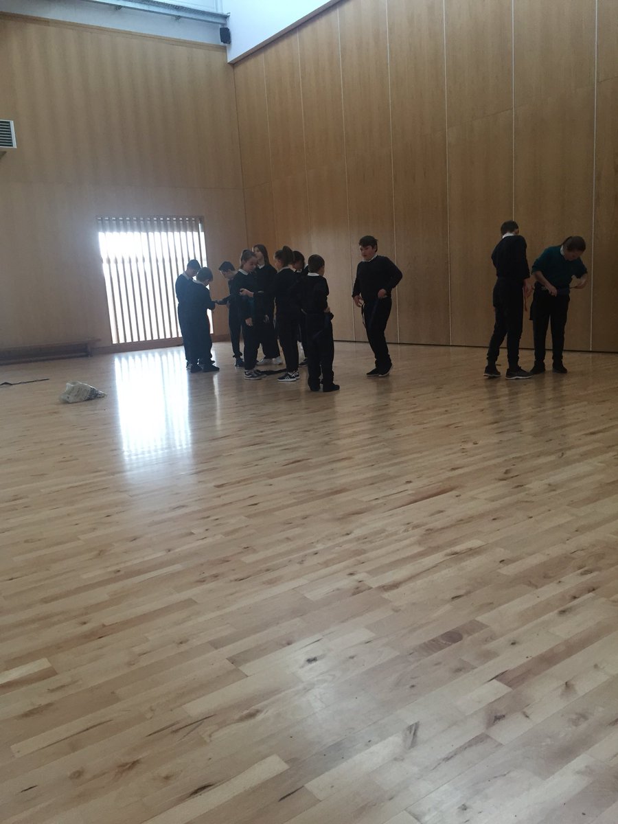 Msmythenclass's tweet photo. Getting ready for tag rugby 🏉 https://t.co/gZ4lP7GaoM