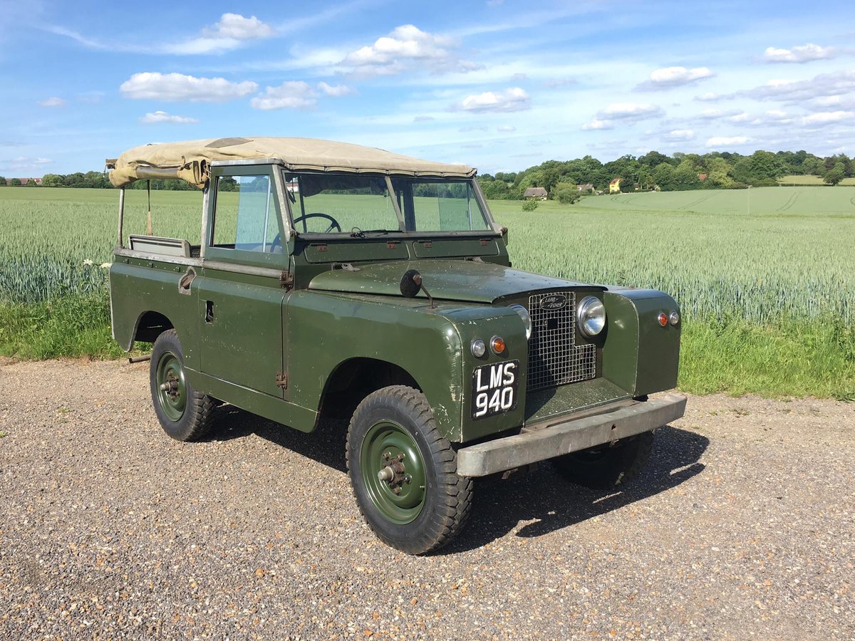 #stolen overnight near Saffron Walden. Highly original #LandRover Series 2, Chassis number 64. Rear PTO belt drive, 2litre petrol, all matching numbers, original paint. Please share far and wide, call 101 or Julian Shoolheifer on 07825988159 with any info.
