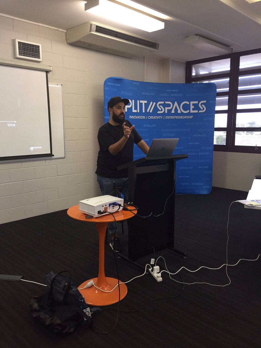 SplitSpaces's tweet image. @nickshewring doing his thing!! #wimregion #splitspaces #upseries #poweredbyonramp @AdvanceQld @ColinKinner @StartupOnramp @hackmky