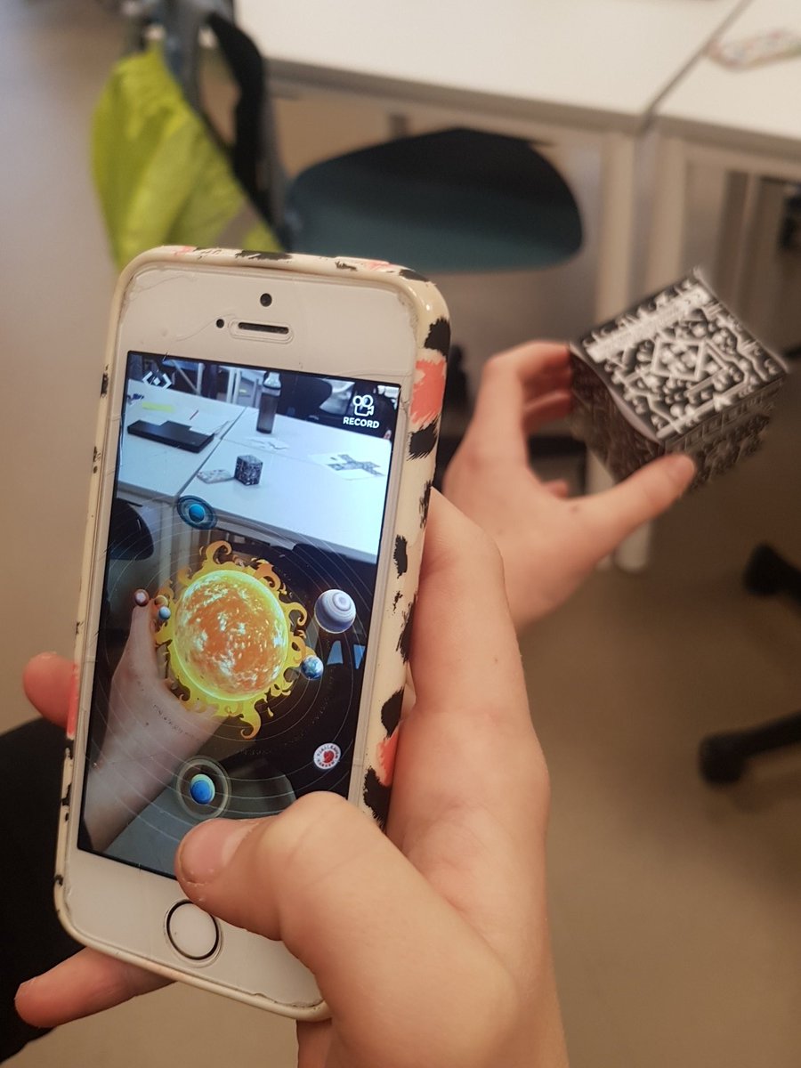 Trying <a href="/MergeVR/">Merge</a> in the classroom. Ss holding the solar system in their hands. Awesome stuff! #askoyskolene #globaled <a href="/dellwein/">Darren Ellwein</a> @terjepe <a href="/19Magnus81/">Magnus Djuve</a> @andrstol <a href="/annemsen/">Anne-Marit S. Rathke</a> <a href="/LinnKibs/">LinnKibGodfrey</a>