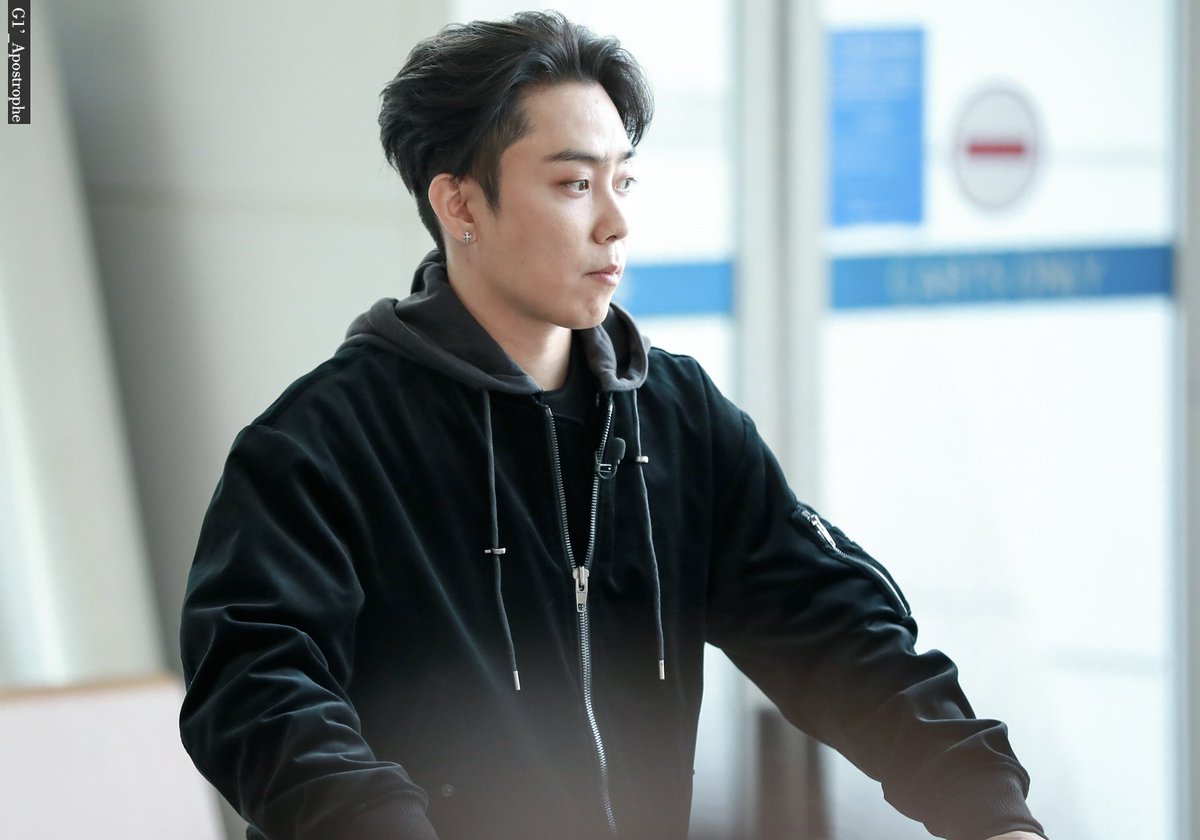 G1_Apostrophe's tweet photo. 181118 #뭉쳐야뜬다 시즌2 태국🇹🇭 출국🛫 #은지원
클로즈업하고 싶은 오빠😍 https://t.co/Y8km6tvqDd