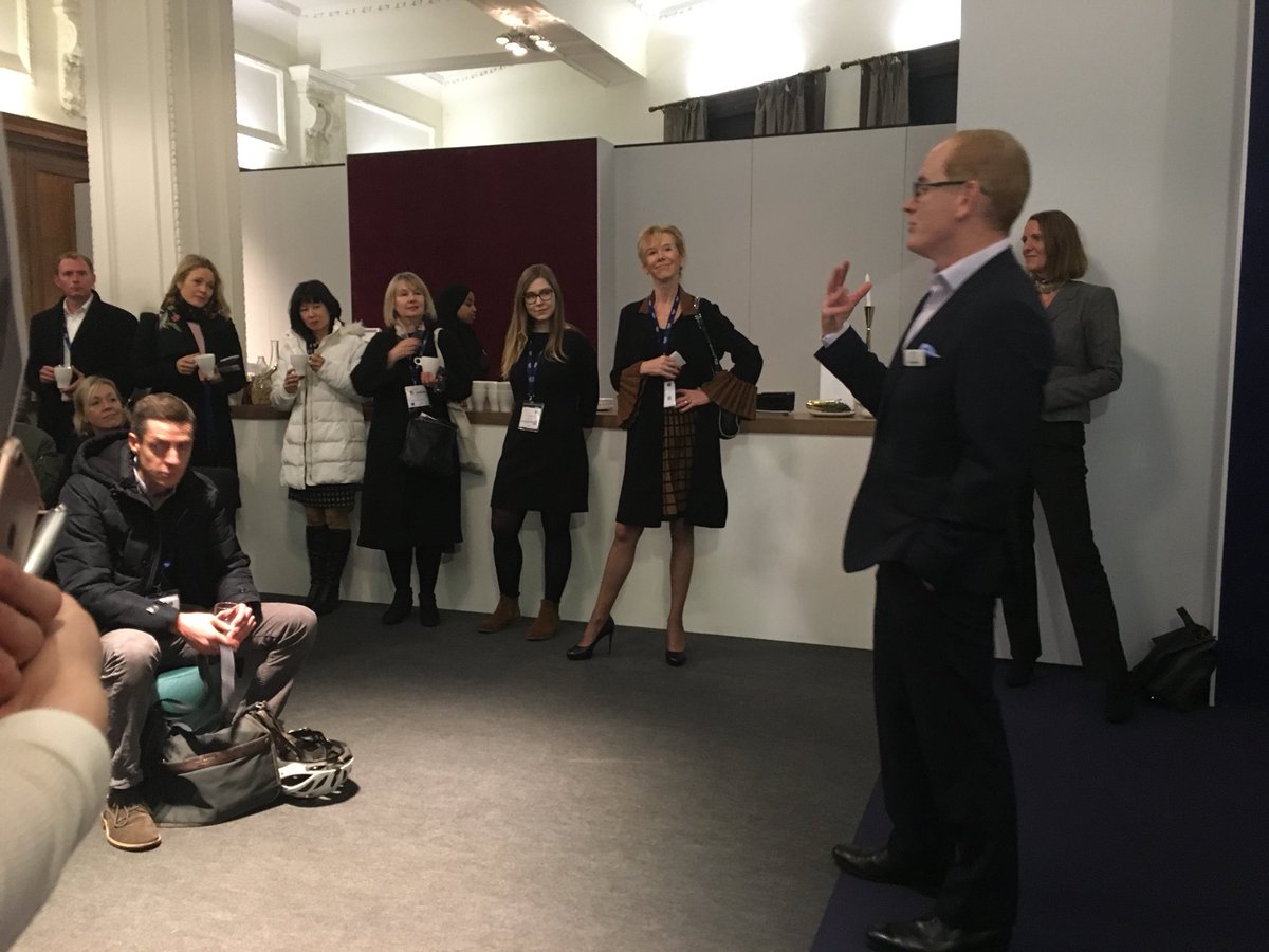 ESPdevelops's tweet photo. And doors are open! @MarkGordonUBM &amp; @GroheUK welcoming members of the press to @SleepEatEvent #sleepeatevent2018 #pressbriefing #pressbreakfast #viplounge #presslounge #event https://t.co/sf8CEFzSA1
