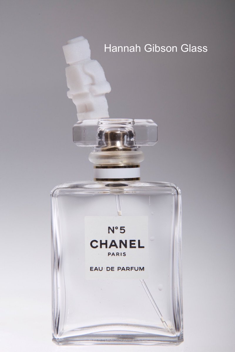 Sweet Nothing made out of 100% recycled Chanel No. 5 Perfume bottles ♻️#HannahGibsonGlass #CastGlass #GlassSweetNothings #Recycle #RecycledGlass #anticopyingindesign #Chanel #chanelno5 #pg_school_craft_design_uca #AiR #Perfume #perfumebottles