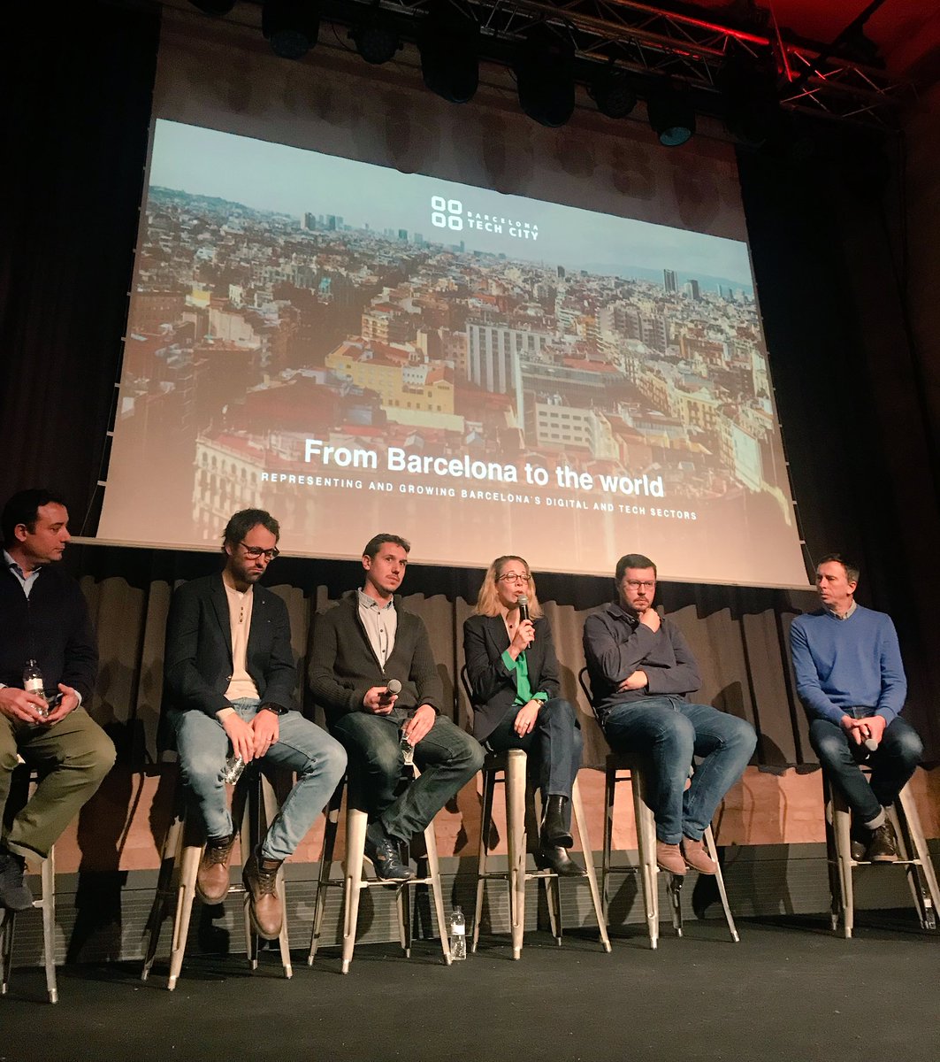 ricardcastellet's tweet photo. En la jornada "Una realidad tecnológica alternativa:VR,AR,MR", de @bcntechcity en la #AntigaFàbrica de @EstrellaDammCat. Gracias @ganyet @visyon360 @BroomxTech @visyon360 @EntertaimentVR  @antiloop_studio @vallsjordi por aportar tanto conocimiento #realidadeaumentada #VR #AR #MR https://t.co/ifyVzpLgZn