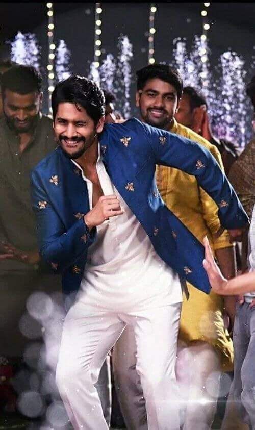 SaiNavabathula's tweet photo. @chay_akkineni Babu ki Okka Movie #Block_Buster padithe The most Happiest Persons Kondaru untaru ma lanti #CULT Fans.... Adhi Ma life Lo Okka #MAILU RAYI ayipodhi😍...okka movie Padithe dhinamma Memu chesukone Rachee Veru🤘💪
Advance happy birthday #BANGARAM❤😍😍 https://t.co/yeXC7bbo40