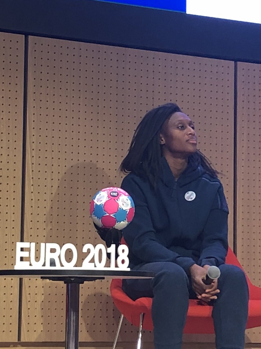 « On espère un élan féminin » pour cet #Euro2018 ! 😜mais aussi un soutien des hommes passionnés de #sport et de #handball ! 😉#Handballissime